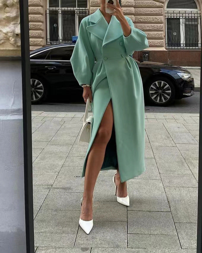 Stylischer Langer Mantel Mit Dramatischen Ärmeln Für Damen
