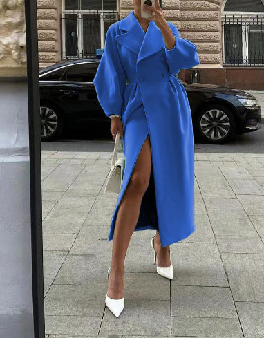Stylischer Langer Mantel Mit Dramatischen Ärmeln Für Damen