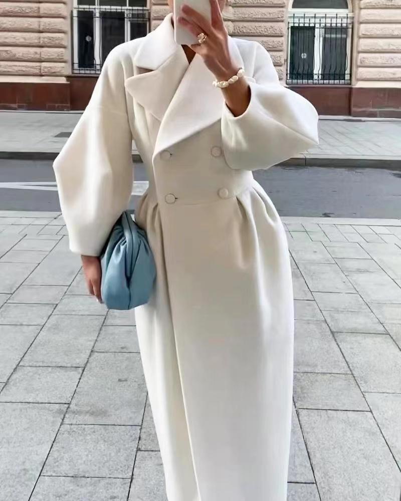 Stylischer Langer Mantel Mit Dramatischen Ärmeln Für Damen