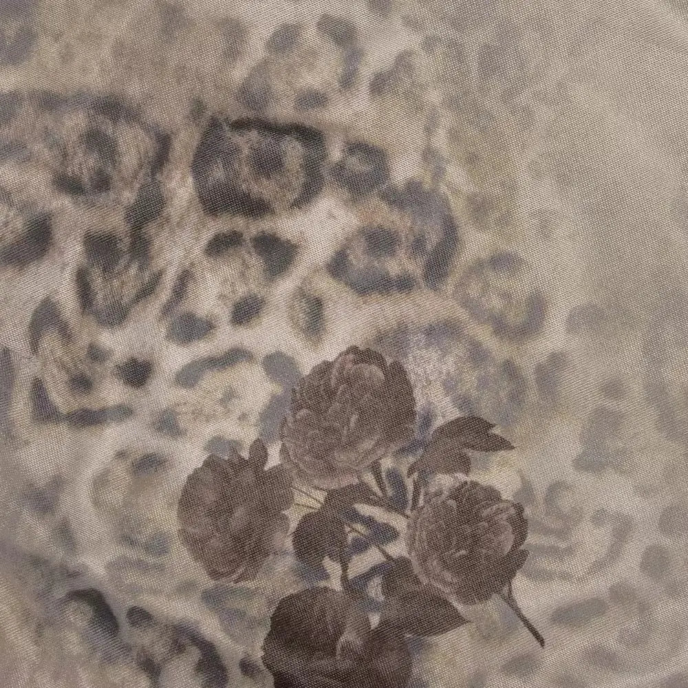 Damen Langes Figurbetontes Kleid Mit Dezentem Blumenprint
