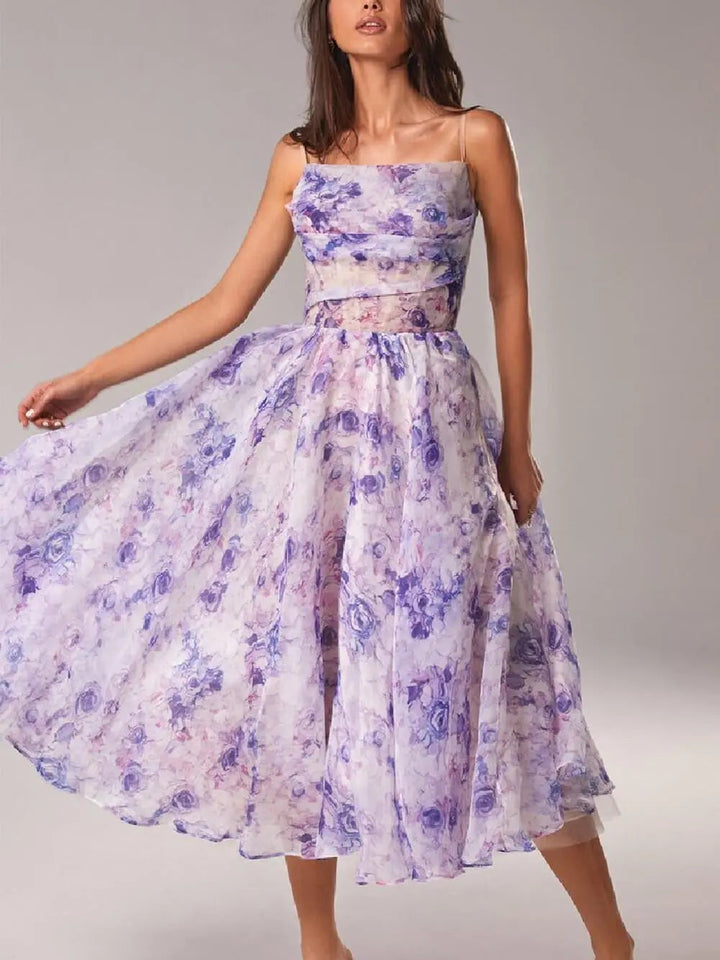 Midikleid mit Blumenmuster, Betonter Taille und Ausgestelltem Rock