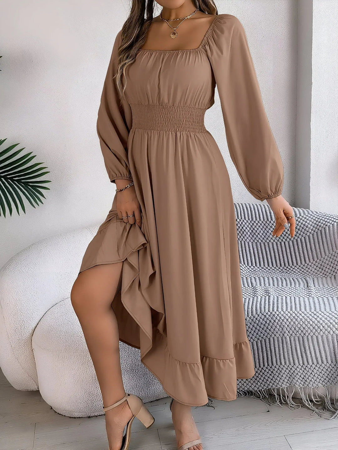 Langarm Maxikleid Mit Geraffter Taille Und Fließendem Saum