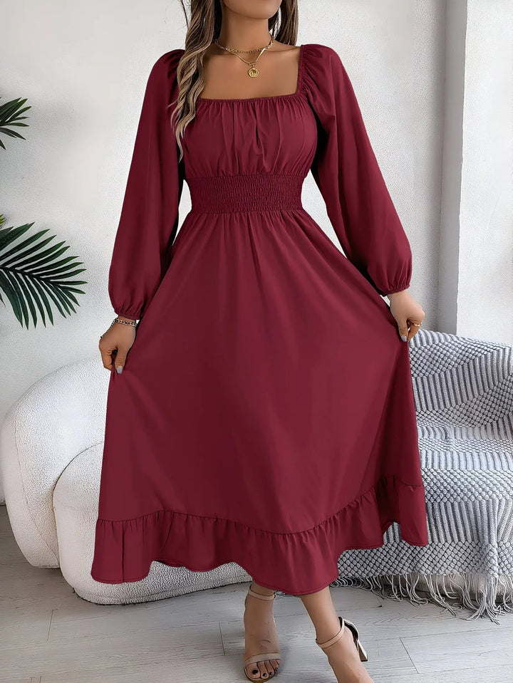 Langarm Maxikleid Mit Geraffter Taille Und Fließendem Saum