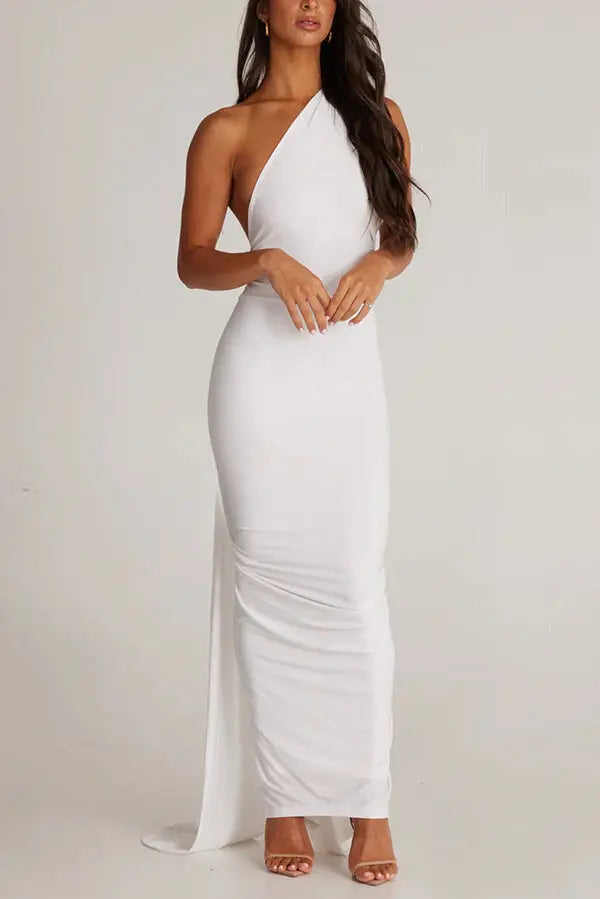 Bodenlanges Kleid Mit Offenem Rücken Und Drapiertem Abschluss