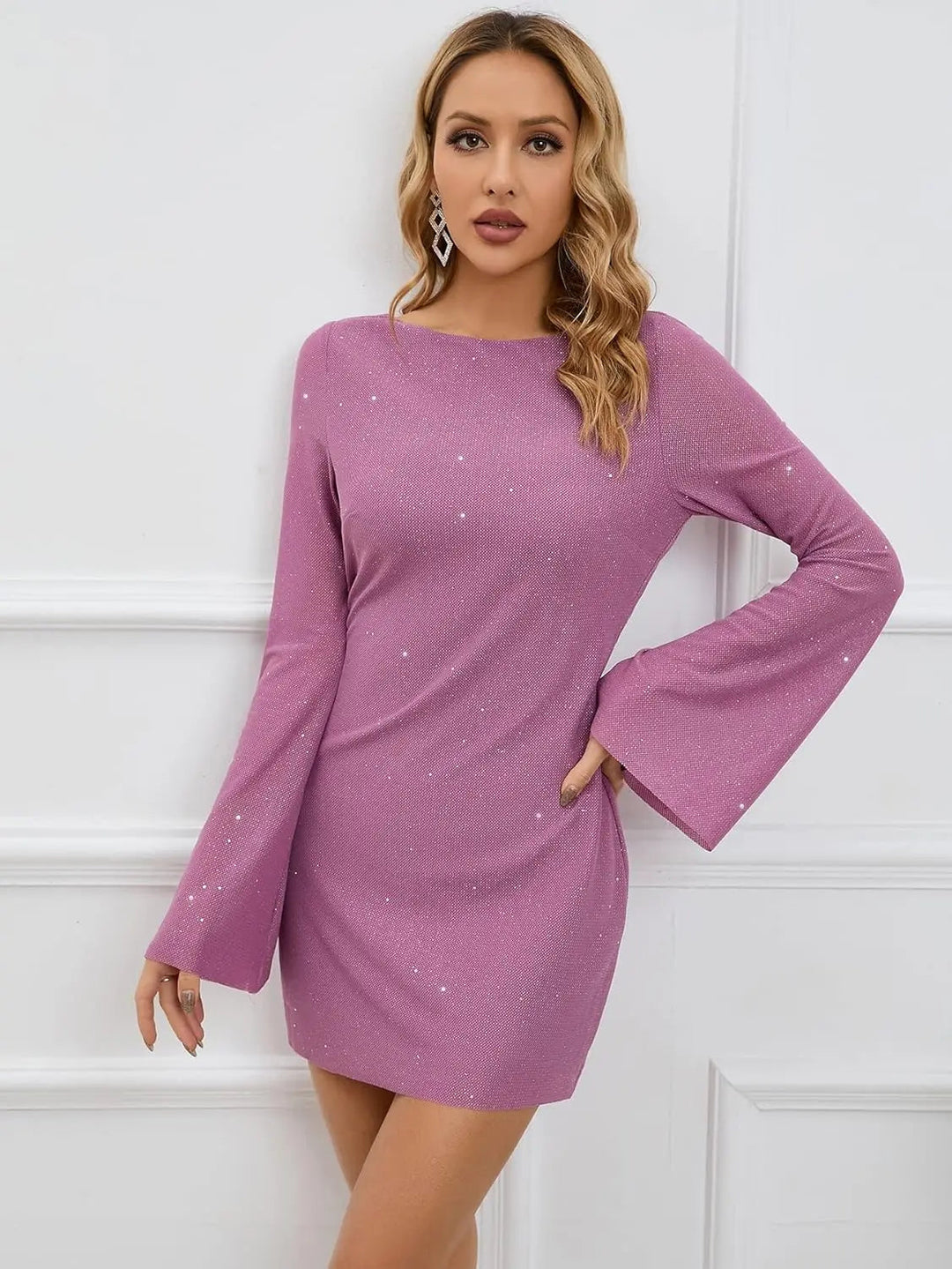 Rückenfreies Minikleid Mit Bindeband Detail Und Ausgestellten Ärmeln