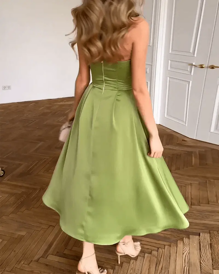 Damen Schulterfreies Kleid mit Fließendem Rock und Elegantem Schnitt