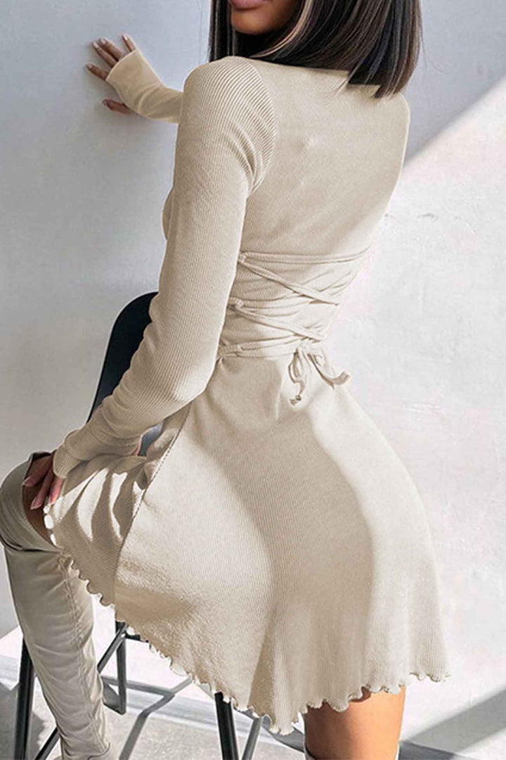 Figurbetontes Minikleid Für Damen Mit Langen Ärmeln