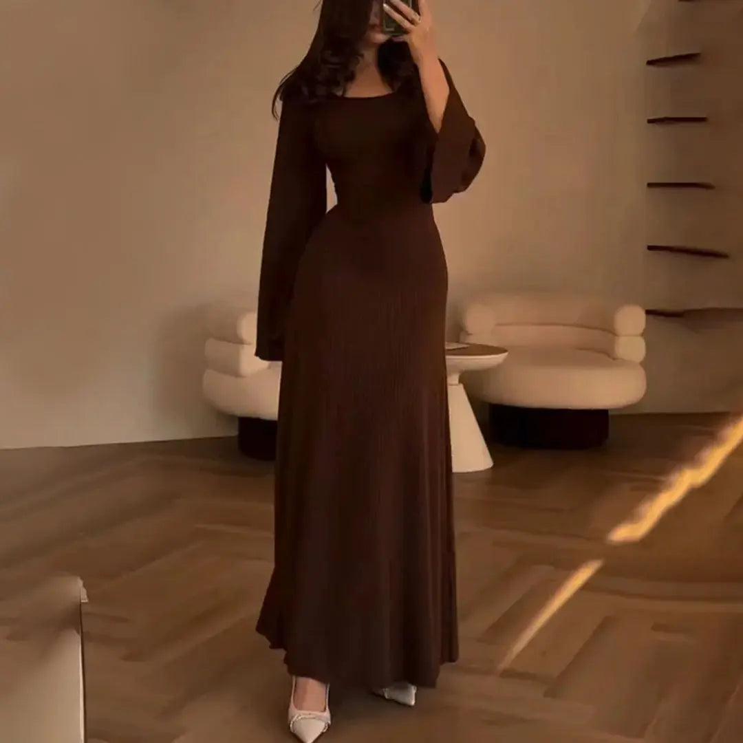 Figurbetontes Geripptes Kleid Mit Besonderer Langarm Form