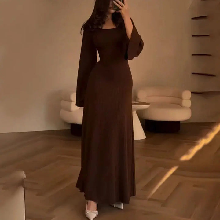 Figurbetontes Geripptes Kleid Mit Besonderer Langarm Form