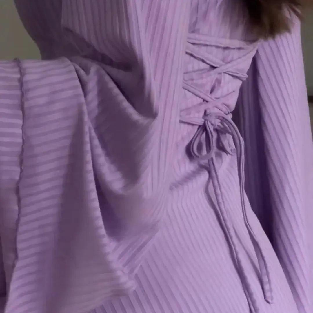 Figurbetontes Geripptes Kleid Mit Besonderer Langarm Form