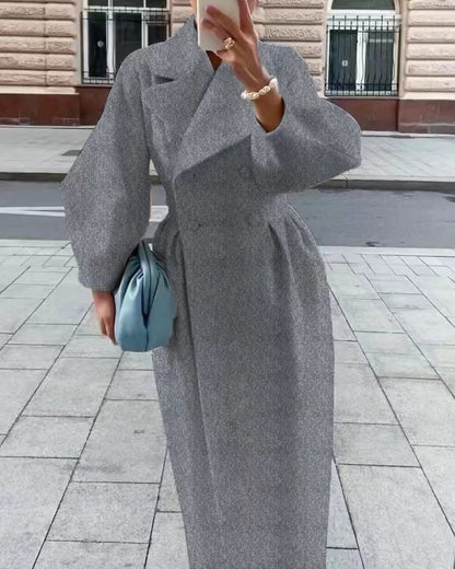 Stylischer Langer Mantel Mit Dramatischen Ärmeln Für Damen