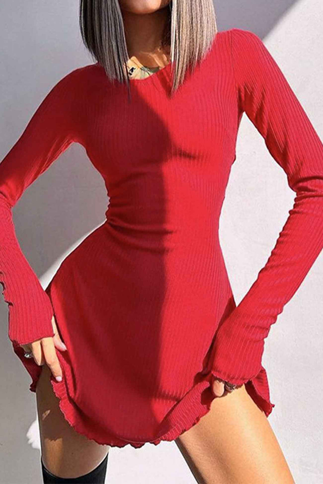 Figurbetontes Minikleid Für Damen Mit Langen Ärmeln
