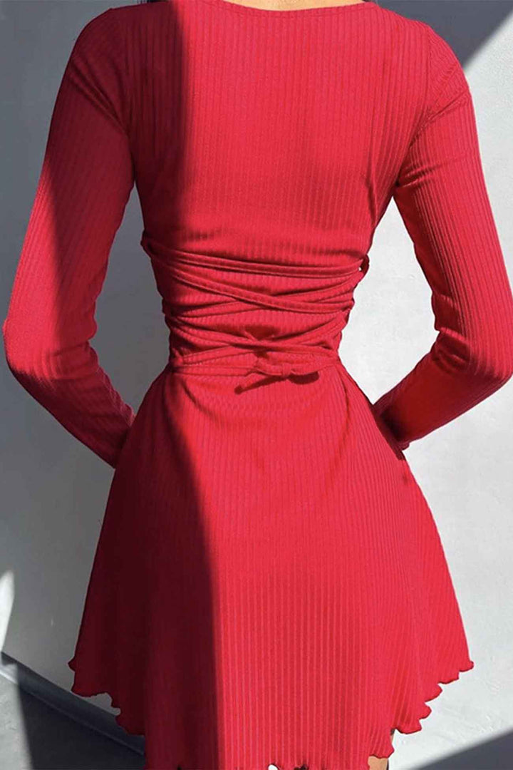 Figurbetontes Minikleid Für Damen Mit Langen Ärmeln