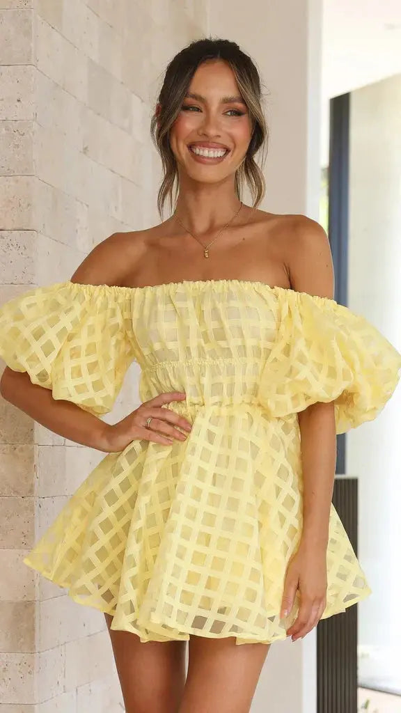 Schulterfreies Minikleid mit Puffärmeln und Ausgestelltem Saum Für Damen