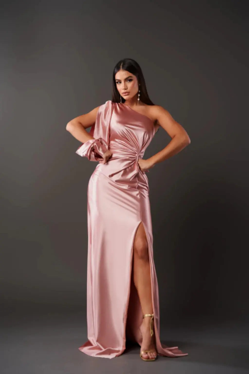 Ein Schulter Langarm Schmal Geschnittenes Maxikleid Für Damen