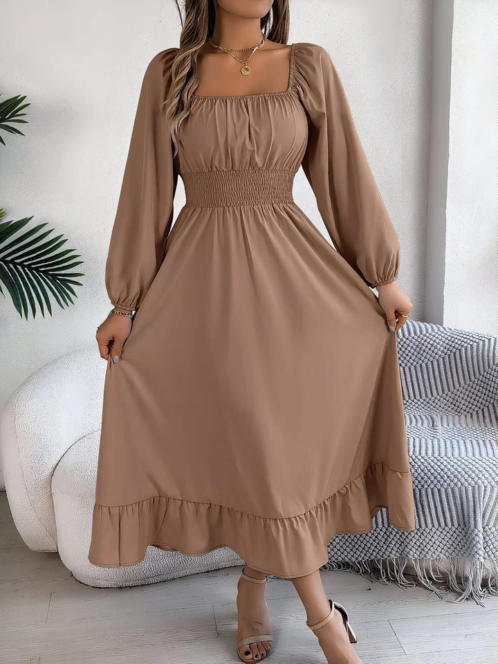 Langarm Maxikleid Mit Geraffter Taille Und Fließendem Saum