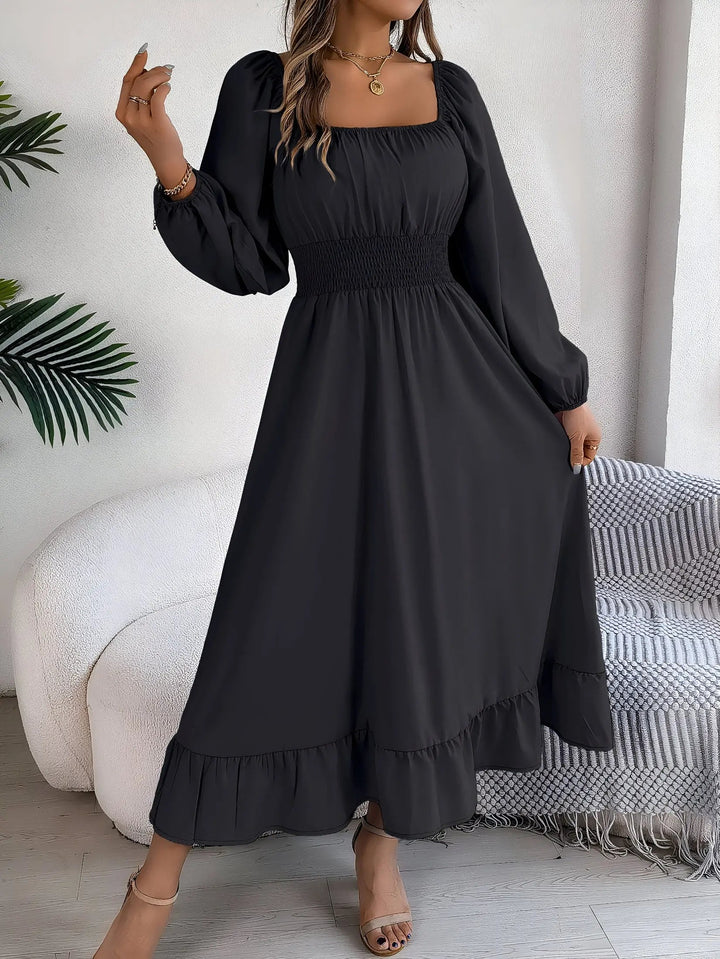 Langarm Maxikleid Mit Geraffter Taille Und Fließendem Saum